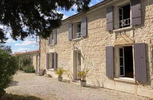 Chaille-les-Marais House | L'hébergerie sablotine