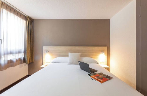 Claix Hotel | L'Hôtel des Trois Massifs