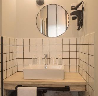 Anduze Hotel | L'Hôtel du Garage des Cevennes