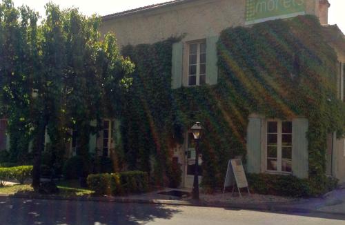 Aubeterre-sur-Dronne Hotel | L'Hôtel du Périgord