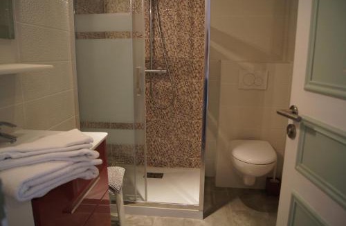 Saint-Arnoult-en-Yvelines Hotel | L'Harmony