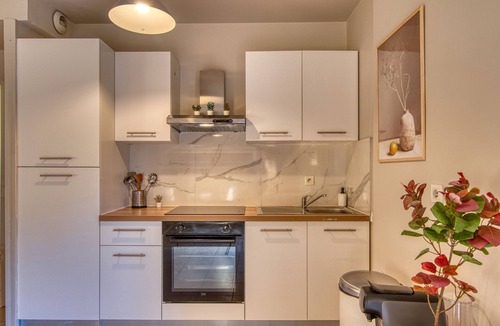 Bron Apartment | L'Harmonie - Beau RDJ 2 pers - Tram T5