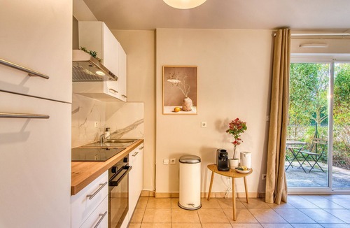 Bron Apartment | L'Harmonie - Beau RDJ 2 pers - Tram T5