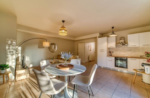 Bron Apartment | L'Harmonie - Beau RDJ 2 pers - Tram T5