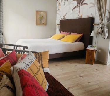 Saint-Pierre-Azif Bed & Breakfast | L'Herbe aux Vaches