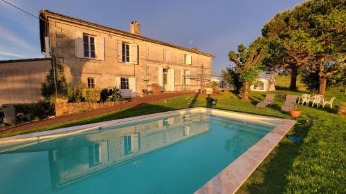 Lugon-et-l'ile-du-Carney Bed & Breakfast | L'HERMITAGE D'ALIENOR