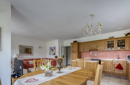 Talloires-Montmin Apartment | L'Hermitage – Panoramic View Apartment