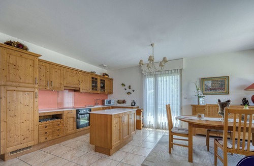 Talloires-Montmin Apartment | L'Hermitage – Panoramic View Apartment