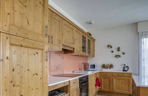 Talloires-Montmin Apartment | L'Hermitage – Panoramic View Apartment