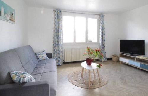 La Selle-en-Hermoy Apartment | L'hermoyse Cosy Hyper Centre Ville