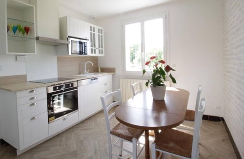 La Selle-en-Hermoy Apartment | L'hermoyse Cosy Hyper Centre Ville