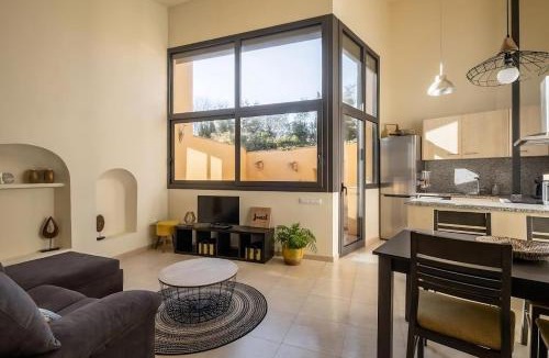 Navata House | L'Heura, Casa terrassa Empordà Banyoles