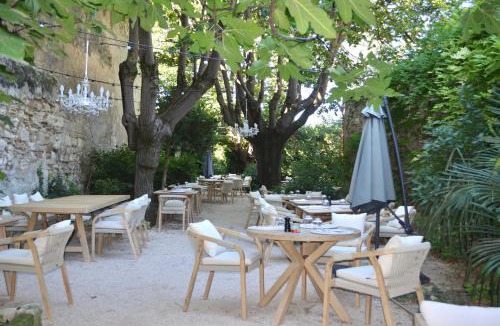 Villeneuve-les-Avignon Bed & Breakfast | L'Heure Bleue