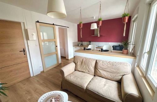 Calais Apartment | L'hibiscus