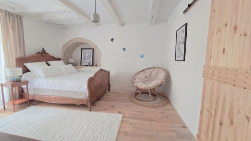 Airvault House | L'Hirondelle