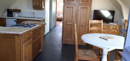 Beaumont-le-Hareng House | L hirondelle