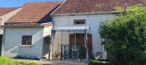 Guipy House | L'hirondelle