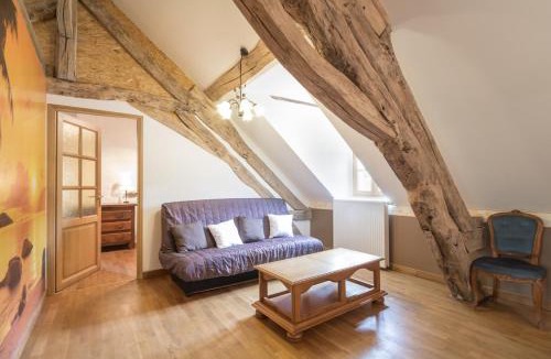 Lantilly House | L'Hirondelle