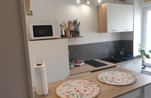 Pre-en-Pail Apartment | L'hirondelle