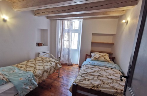 Saint-Jean-de-Fos House | L'Hirondelle