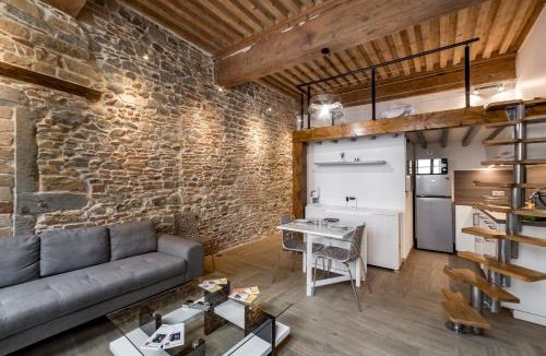 Old Lyon Apartment | L'historique AIL