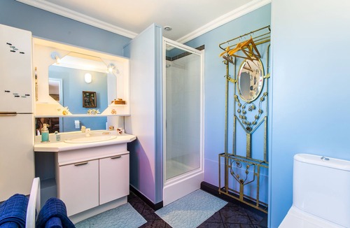 Bretteville-l'Orgueilleuse House | L'Home Du Monde