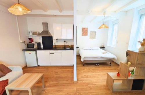 Croix Apartment | L'Horizon - AbsoluteHome