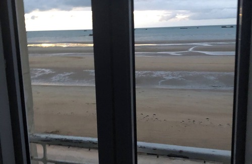 Asnelles Apartment | L'Horizon Bleu (Blue Horizon), sea front