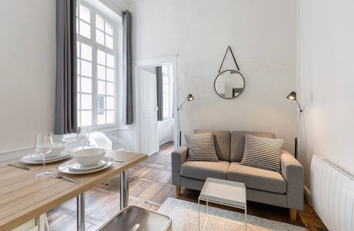Centre Apartment | L'HORLOGE - Cocon de Charme au coeur de Rennes