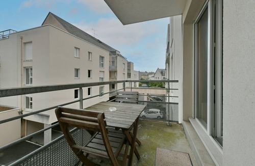 Laval Apartment | L'Hortense - Wifi - Parking - Gare