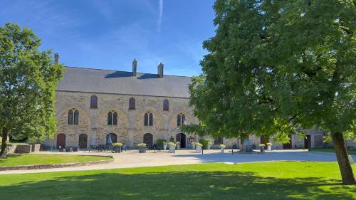 Bricquebec-en-Cotentin Hotel | L'Hostellerie du Château de Bricquebec