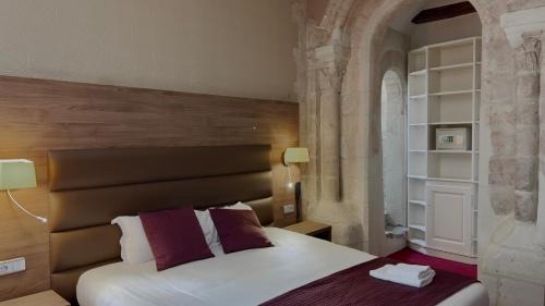 Bricquebec-en-Cotentin Hotel | L'Hostellerie du Château de Bricquebec