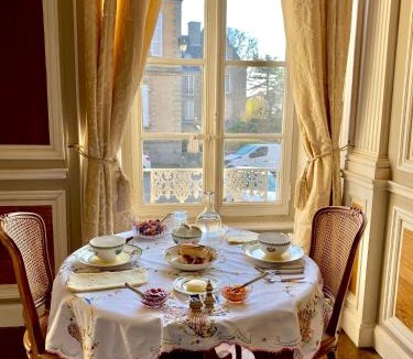Mayenne Bed & Breakfast | L'Hotel de Hercé Chambre d'Hote