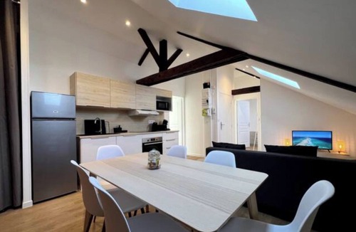 Montlucon Apartment | L ' Ibiza