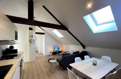 Montlucon Apartment | L ' Ibiza