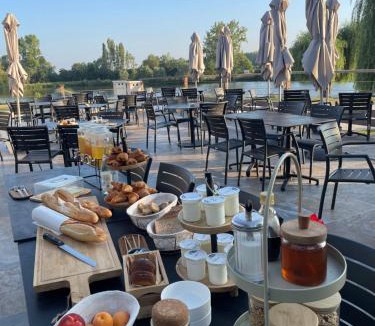 Epervans Hotel | L'ile chaumette
