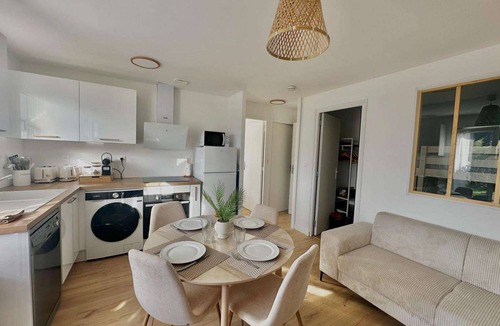 Bernieres-sur-Mer Apartment | L'îleau, direct access to the beach