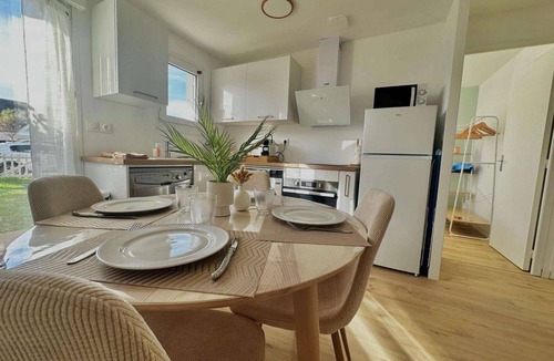 Bernieres-sur-Mer Apartment | L'îleau, direct access to the beach