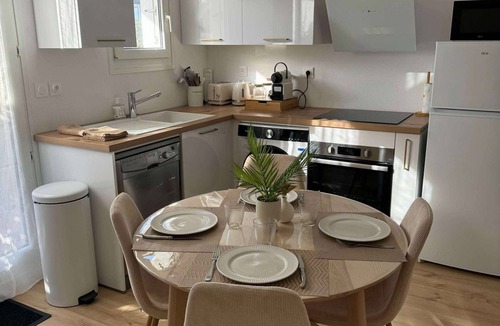 Bernieres-sur-Mer Apartment | L'îleau, direct access to the beach