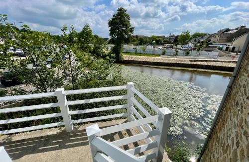 Lamballe Apartment | l'immeuble du petit pont