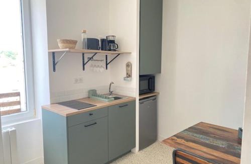 Lamballe Apartment | l'immeuble du petit pont
