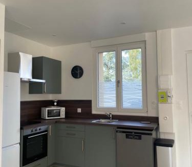 Isbergues Apartment | L'Impasse Maison avec Jardin