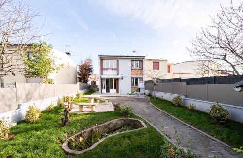 Les Louvrais House | L'Impressionniste