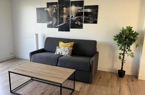 Republique - Les Ponts Apartment | L'Inattendu - Appartement avec balcon vue sur la Loire
