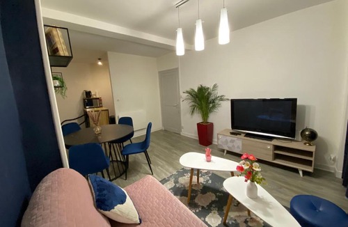 Poitiers Apartment | L'Indigo, charmant T2, 10 min centre historique, WiFi, Netflix, Amazon Prime