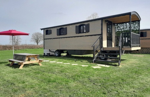 Thiel-sur-Acolin Ski Chalet | L'Insolite de Nathcy