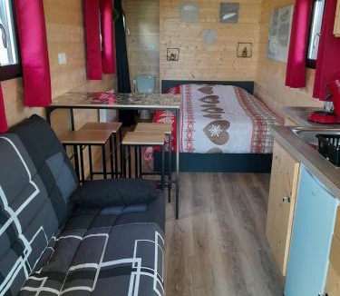 Thiel-sur-Acolin Ski Chalet | L'Insolite de Nathcy