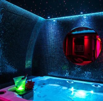 Lalande-Grand Selve Apartment | L'Insolite Spa Privatif 'Suite Luxueuse-Jacuzzi"