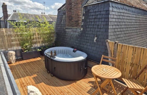 Verneuil-sur-Avre Apartment | L'instant love, L'Instant Love