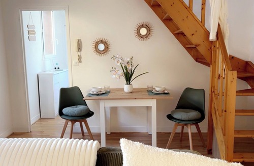 Neufchatel-en-Bray Apartment | L'instant cocooning is just 300m from Neufchâtel en Bray town center!